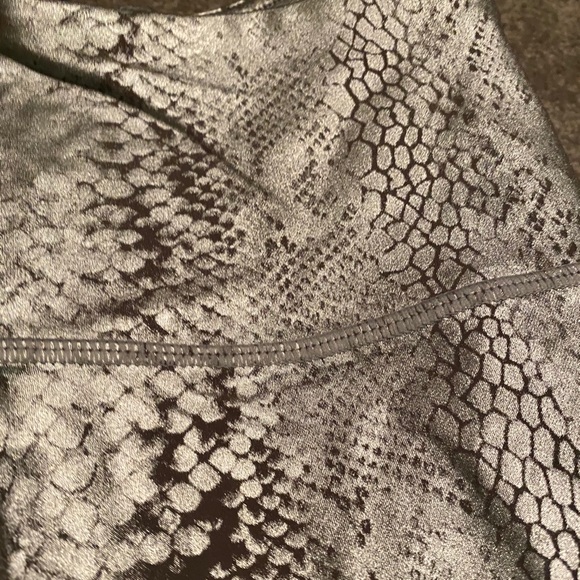 Snakeskin leggings - Picture 2 of 5
